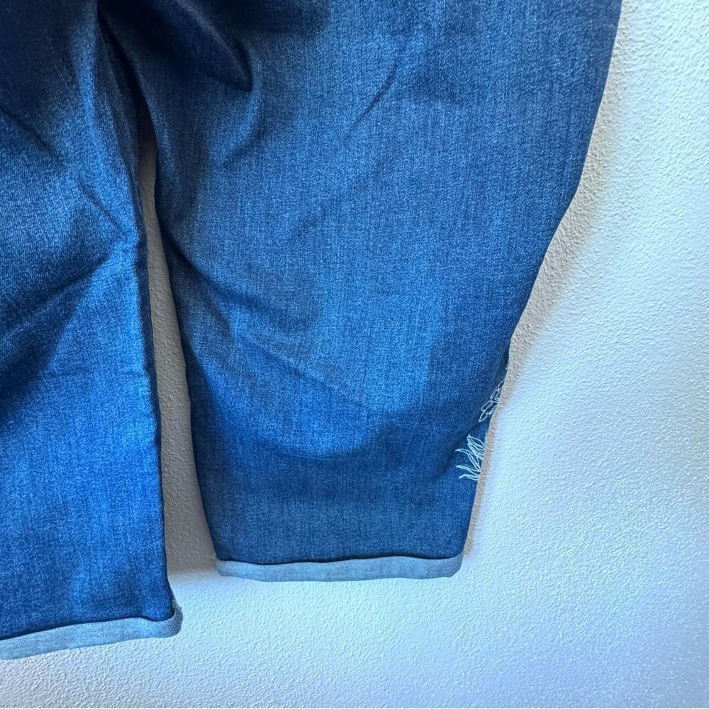Lane Bryant Mid-Rise Jeans Girlfriend Crop Floral Embroidered Denim SZ 28 - Picture 11 of 13